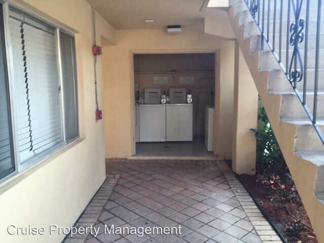 Building Photo - 515 S Sequoia Dr