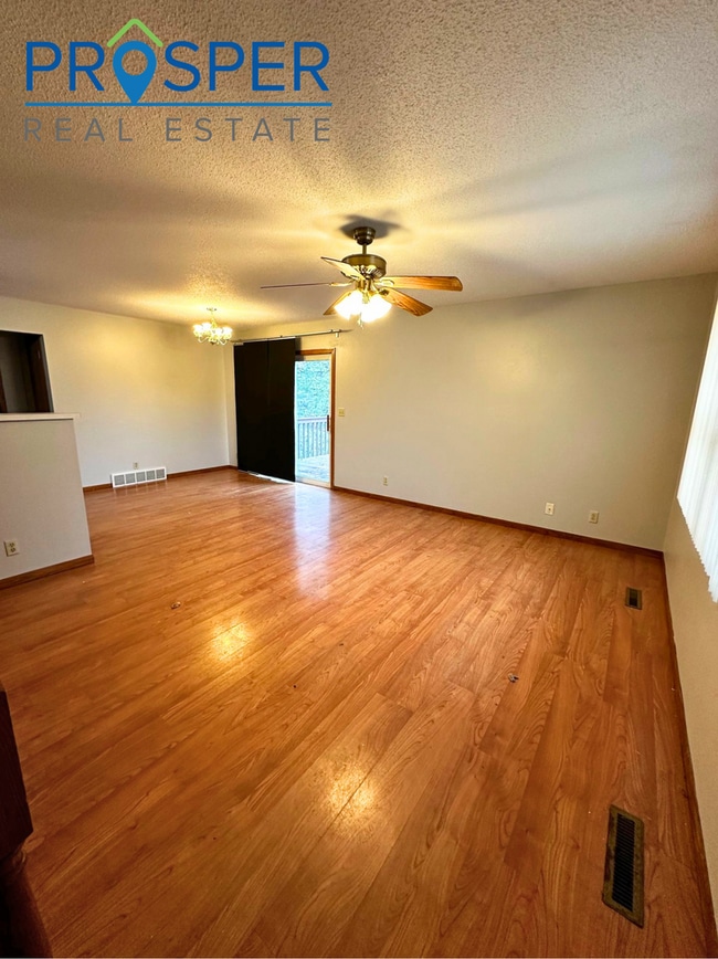 Building Photo - 2023 Mittelstadt Ln