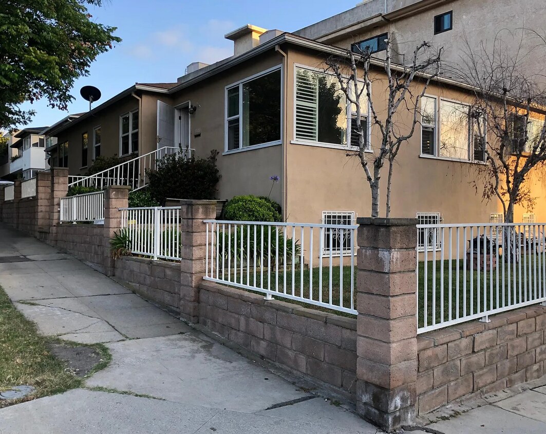 Primary Photo - 1701 Selby Ave
