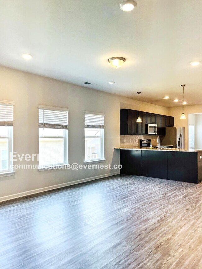 Foto del edificio - 2217 Silverton Dr