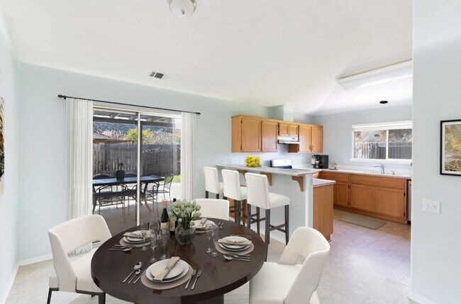 Foto del edificio - 475 Heritage Ln