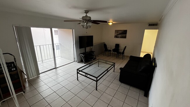 Foto del edificio - 7735 SW 86th St