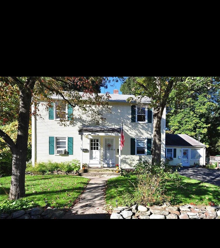 95 Perry St Unit 95, Unionville, CT 06085 Apartments in Unionville