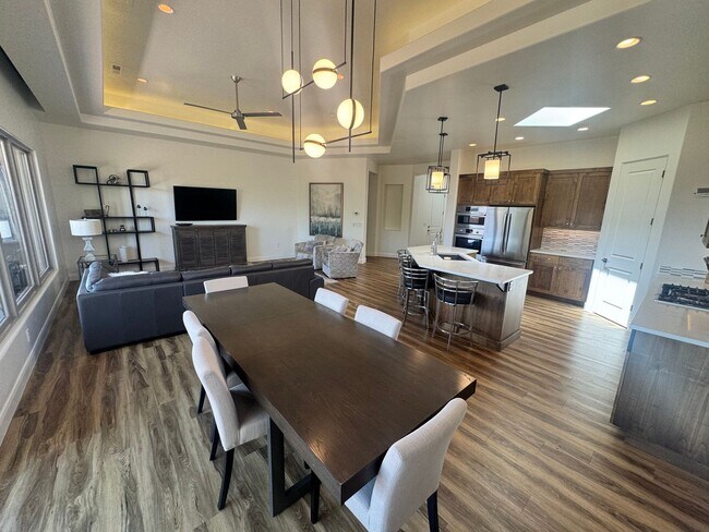 Building Photo - 2085 Tuweap Dr