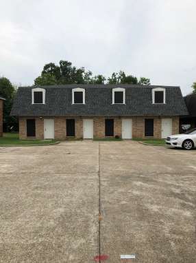 Primary Photo - 108 Country Ln