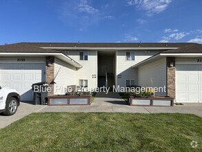 Building Photo - 2135 Meppen Dr