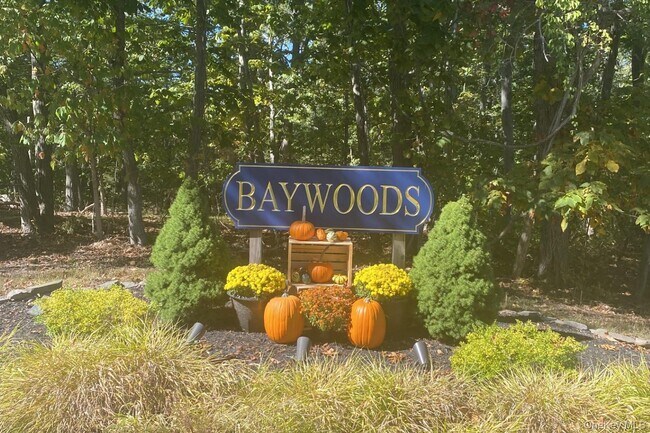 Foto del edificio - 5 Bay Woods Dr