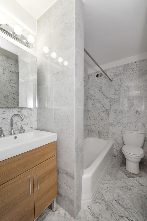 Foto del edificio - 35 E 35th St