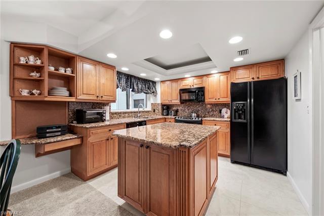 Foto del edificio - 7402 Lake Breeze Dr