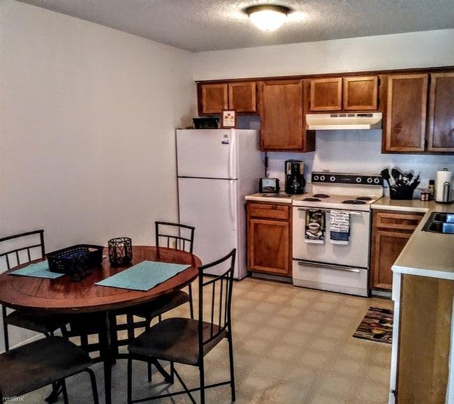 Building Photo - 220 Ridgecrest Dr