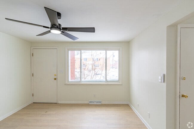 Foto del edificio - U-Crest Apartments