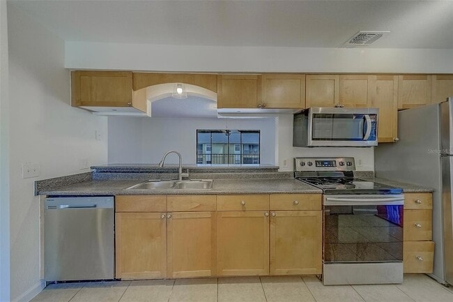 Foto del edificio - 10195 Sailwinds Blvd N