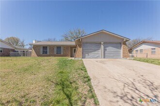 Building Photo - 1805 N 38th St