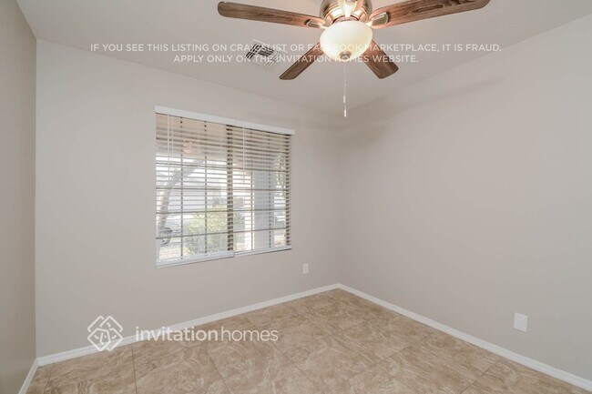 Building Photo - 10904 W Minnezona Ave