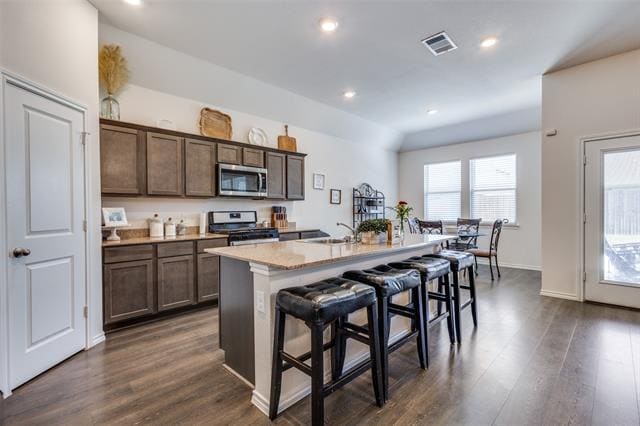 Foto del edificio - 900 Honey Maple St