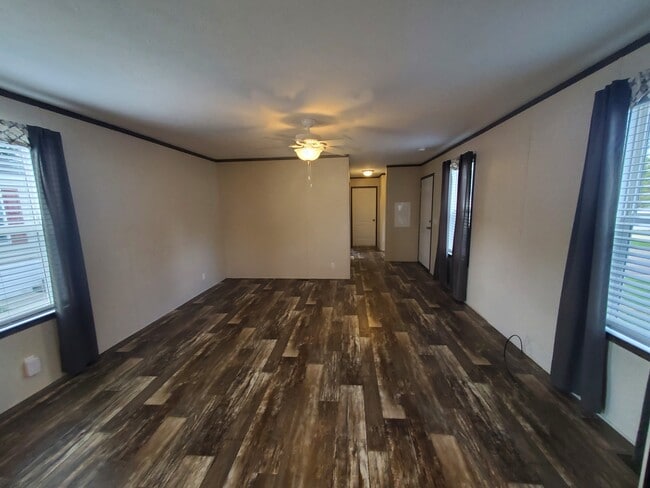 Building Photo - 24 Sparrow Hill Dr