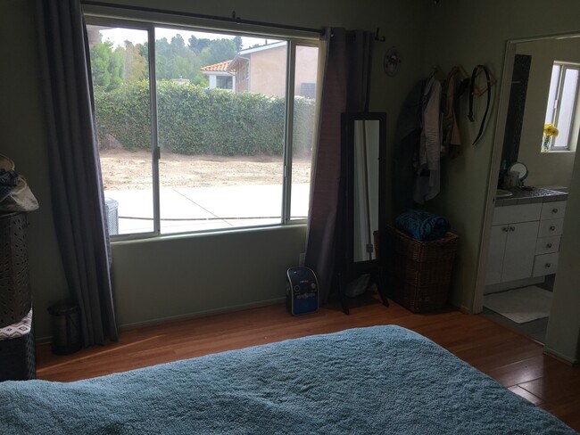 Foto del edificio - 12766 Jolette Ave