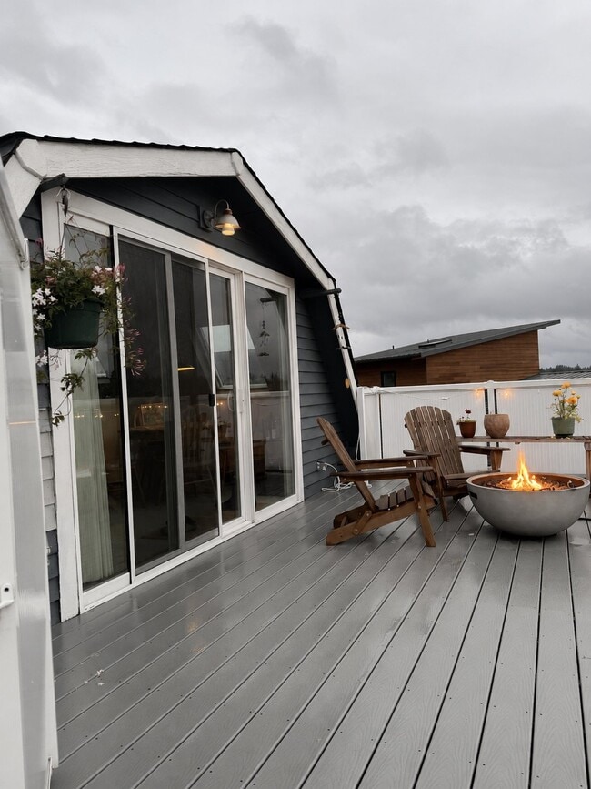 Building Photo - 1617 Vernon Rd