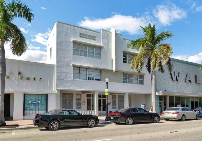 Building Photo - 7326 Collins Ave
