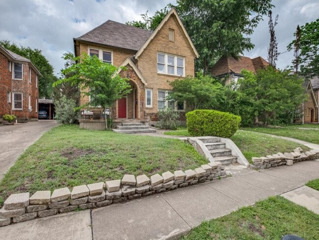 Building Photo - 6009 Ross Ave