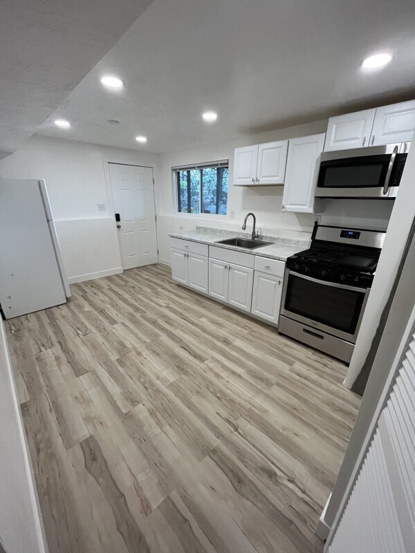 Foto del edificio - 9620 Mumford Dr