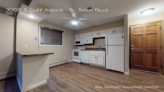 Cozy 2 Bedroom Apartment With Fireplace Apartment For Rent In