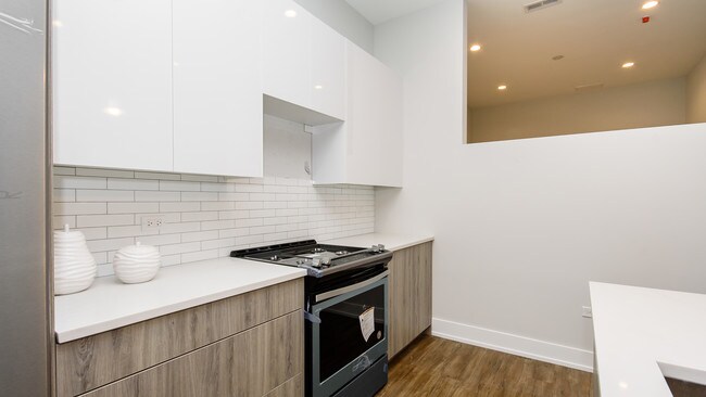 Foto del edificio - 1023 N Ashland Ave