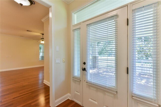 Building Photo - 3 BR/2 BA HOME - WOODFIELD CROSSINGS