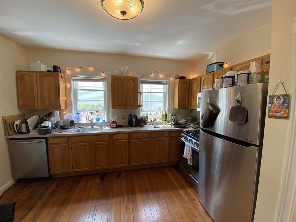 Primary Photo - 270 Harvard St