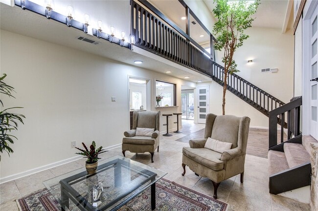 Building Photo - 15754 Walkwood Dr