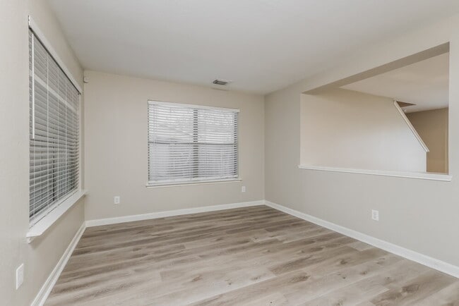 Foto del edificio - 15602 Clarks Fork Ct