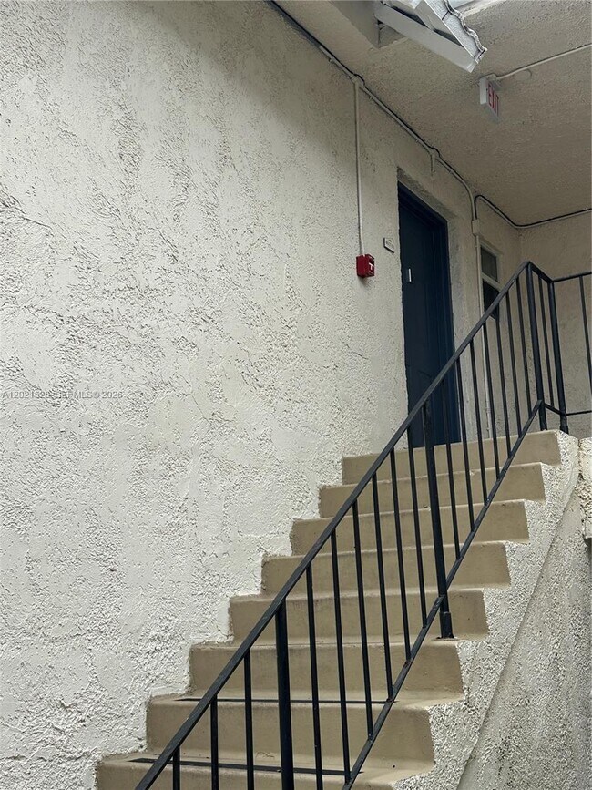 Foto del edificio - 8617 SW 68th Ct