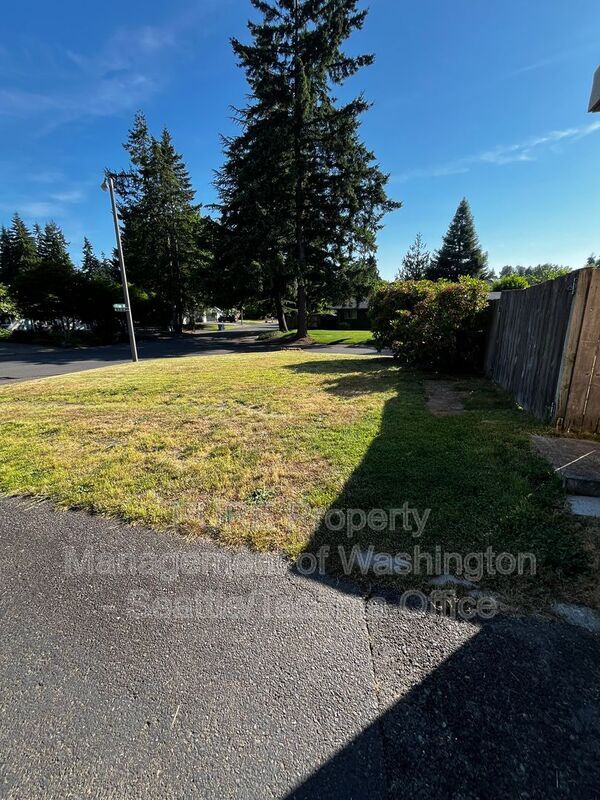 Building Photo - 2103 25th Ave SE