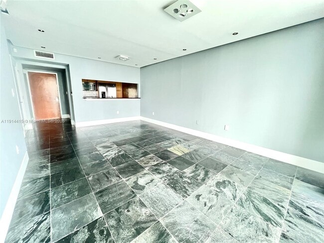 Foto del edificio - 31 SE 5th St