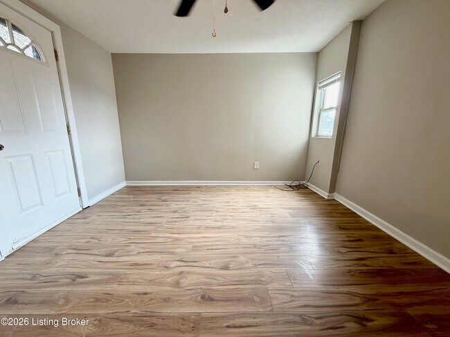 Foto del edificio - 2631 W Madison St