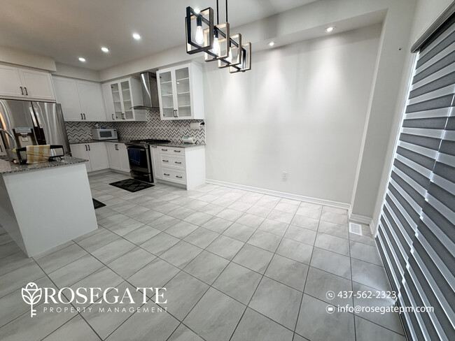 Building Photo - Spacious 4-Bedroom + Den Upper-Level Apartment with Garage & Backyard in Brampton