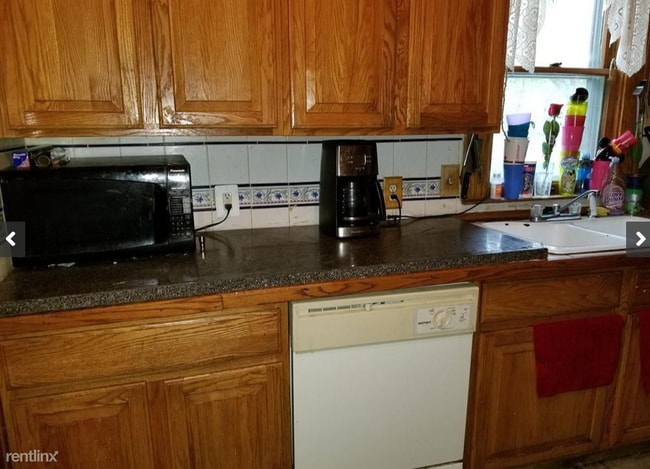 Foto del edificio - 5 br, 2 bath House - 5834 Wayne Rd