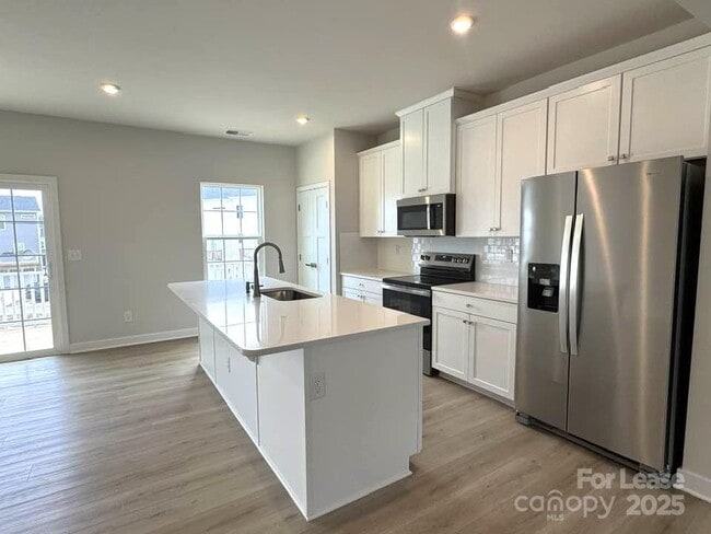 Building Photo - 437 Serenity Cir