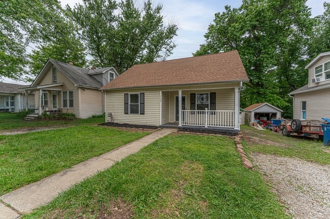 Building Photo - 1155 Hall St