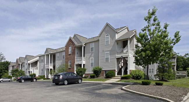 Foto del edificio - Charter Woods Apartments