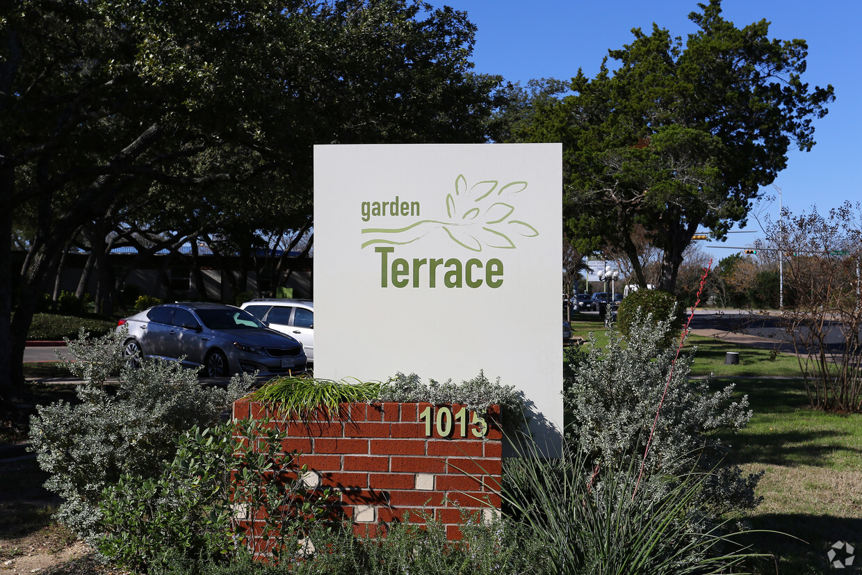 Building Photo - Garden Terrace