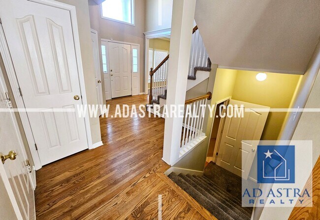 Building Photo - Beautiful Overland Park Home-Available NOW!!