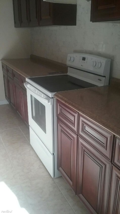 Foto principal - 160 Tompkins Ave