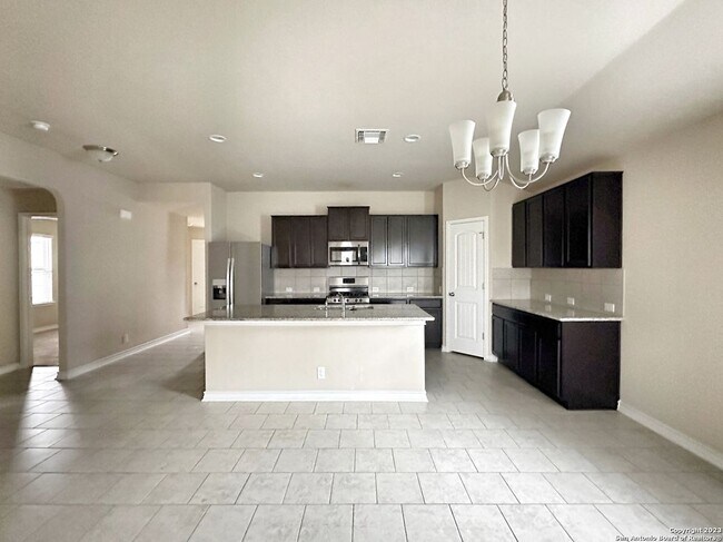 Foto del edificio - 8610 Emerald Sky Dr