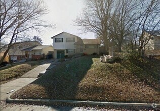 Building Photo - 6722 E 8th St