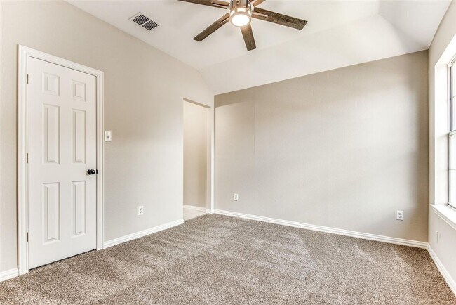 Foto del edificio - 15704 Grove Crest Dr
