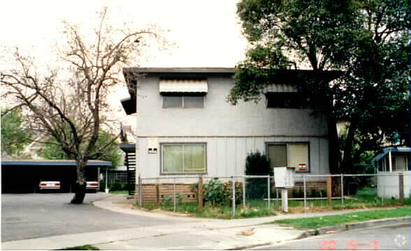 Foto del edificio - 1740 Rock Springs Dr