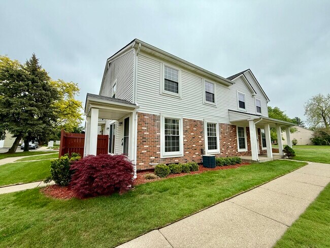 Foto del edificio - 42484 Saratoga Rd