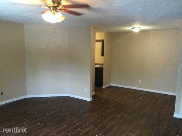 Building Photo - 6024 NW Expressway
