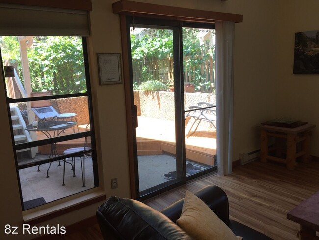 Building Photo - 2 br, 1 bath House - 3185 Redstone Lane D6